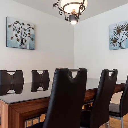 Joe's Am Bolgen Davos